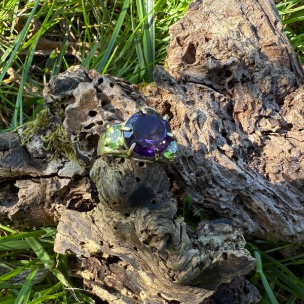 suffragette-ring-amethyst-peridot-9ct gold-sandrakernsjewellery